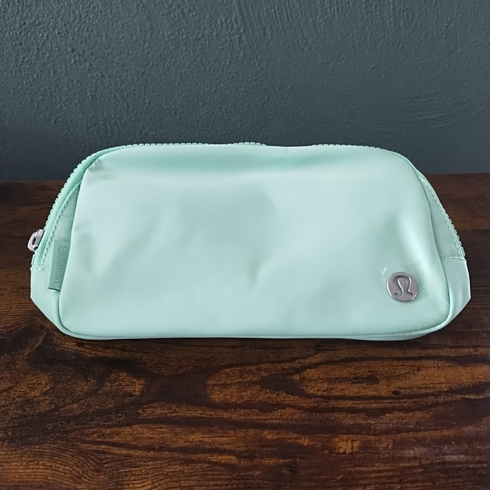 Lululemon Everywhere Belt Bag 1L Citra Lime Green Purse Fanny Pack